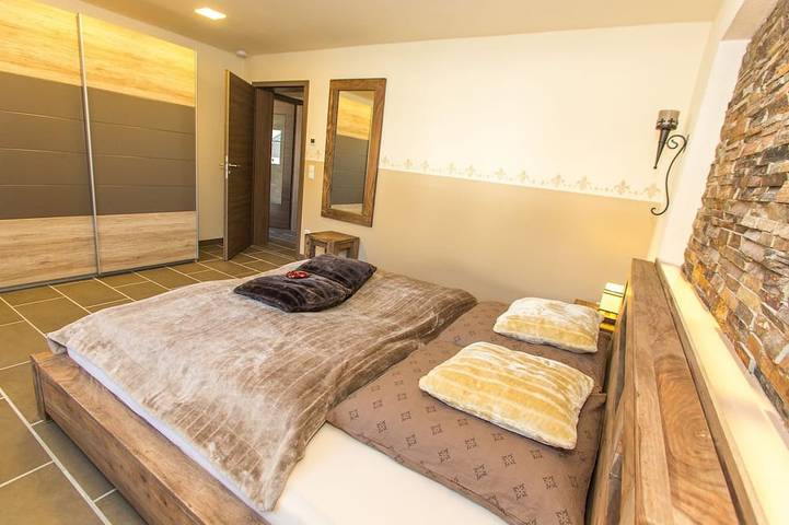Ferienwohnung für 3 Personen, mit Sauna und Garten sowie Balkon in Lindberg - 2