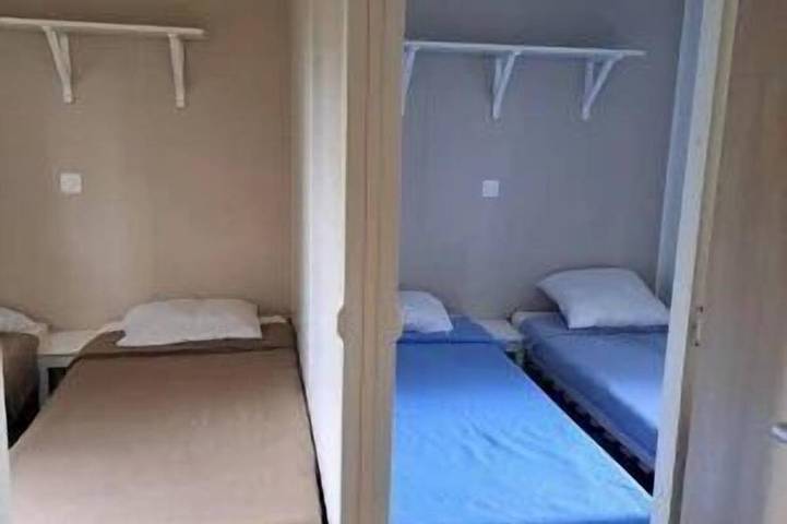 ZEcamping 3 étoiles pataugeoire mobil-home TV BBQ 40m2 6 pers in Saint-Céré, Lot