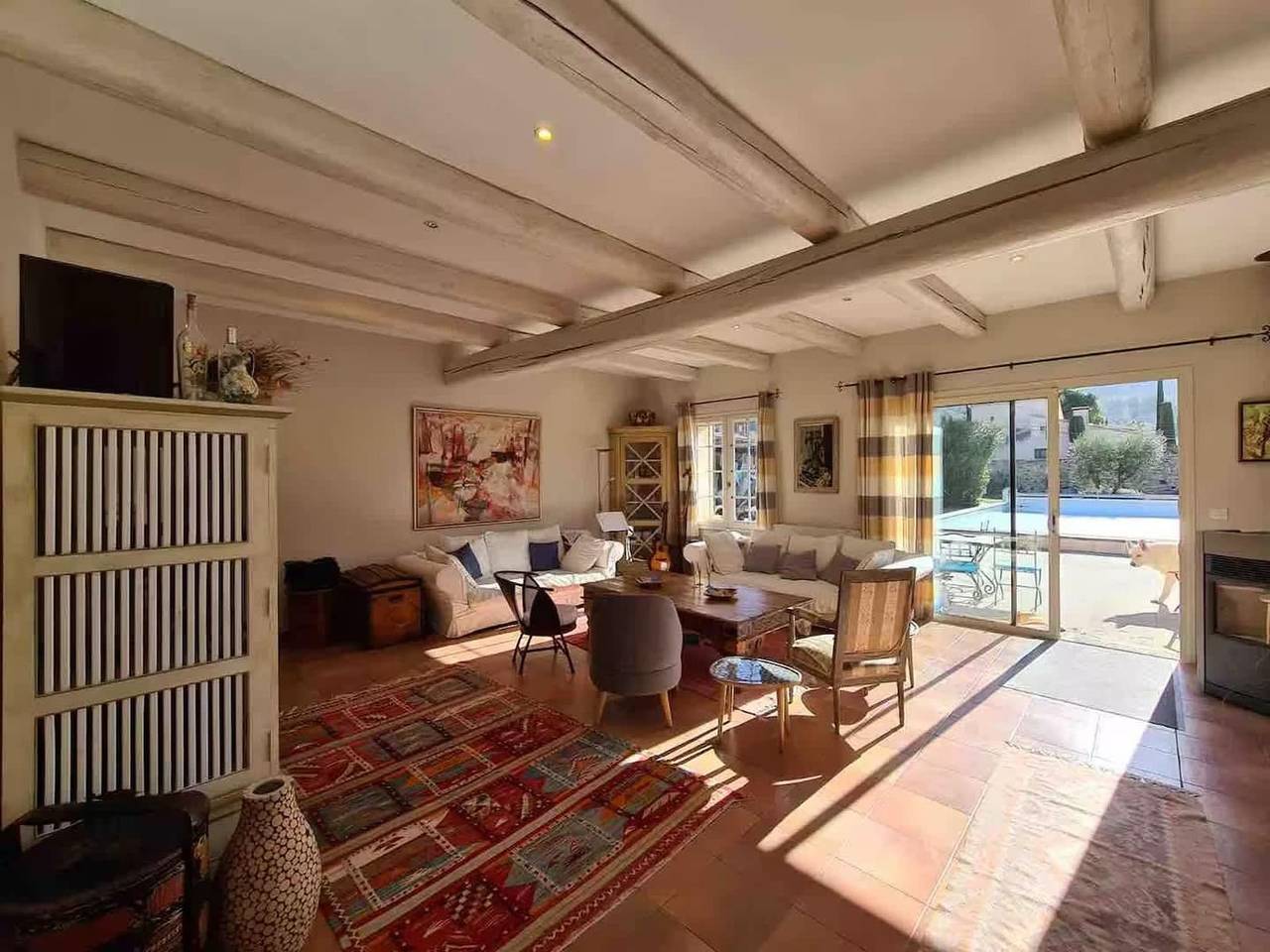 Villa cerca de Aviñón con suites independientes in Robion, Parque natural regional del Luberon