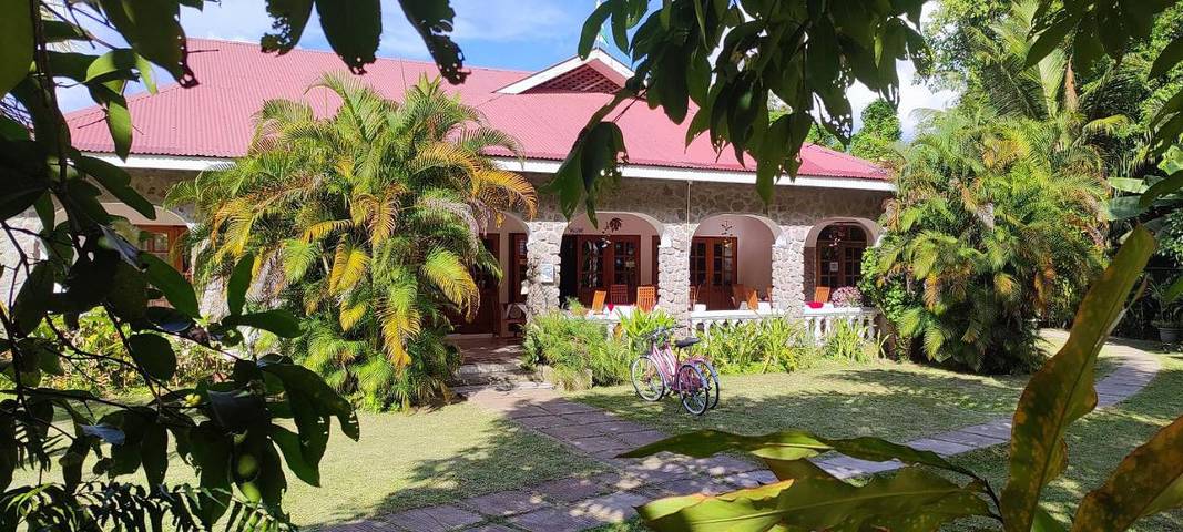 BnB für 3 Personen, mit Ausblick und Garten auf den Seychellen