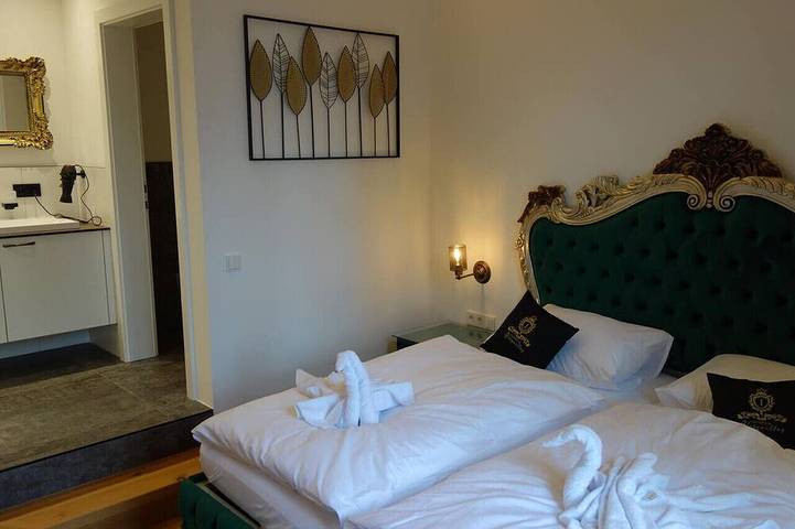 Ganze Wohnung, Versailles Royal Suite 3 Guests Aurolzmünster in Aurolzmünster, Innviertel