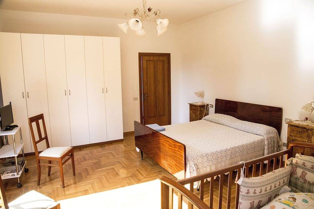 Amid olive trees, Bbq, garden, parking, 10 min to centre & motorway in Perugia, Perugia e dintorni