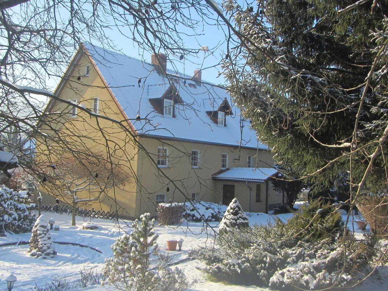 Spacious Holiday Home in Stara Kamienica with Pond in Sudeten (Poland)
