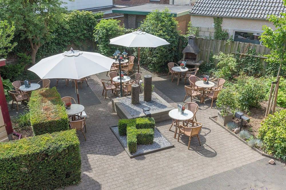 Delight in Nature and Comfort w/ Bike Rentals, Outdoor Dining, & Relaxing Vibes in Valkenburg, Limburg