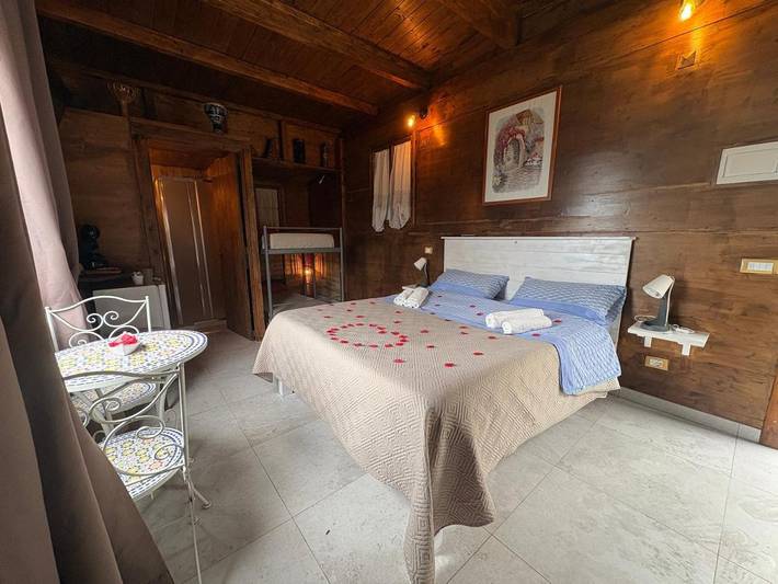 Location de vacances pour 2 personnes, avec terrasse ainsi que piscine et jardin à Conversano - 2