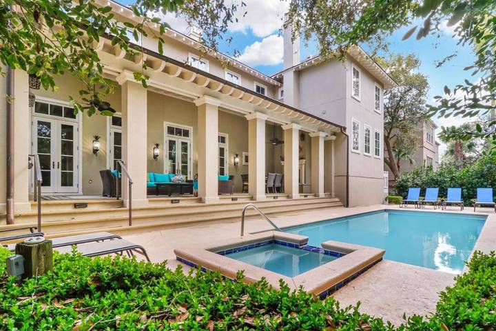 Chalet para 19 personas, con balcón y piscina - 1