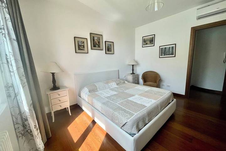 Luxusvilla mit Pool und Seeblick in Manerba del Garda, Gardasee-Berge