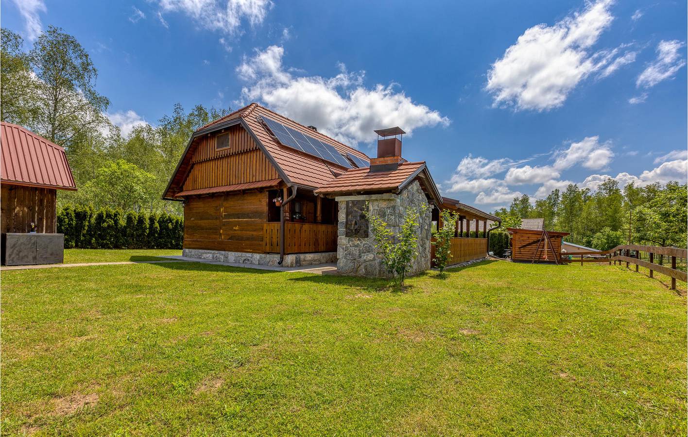 Casa de vacaciones para 8 personas con jardín in Gospić, Condado de Lika-Senj