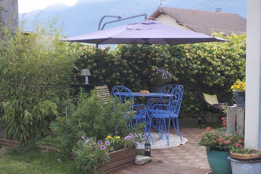 Room with view of the Chartreuse in Pontcharra, Isère