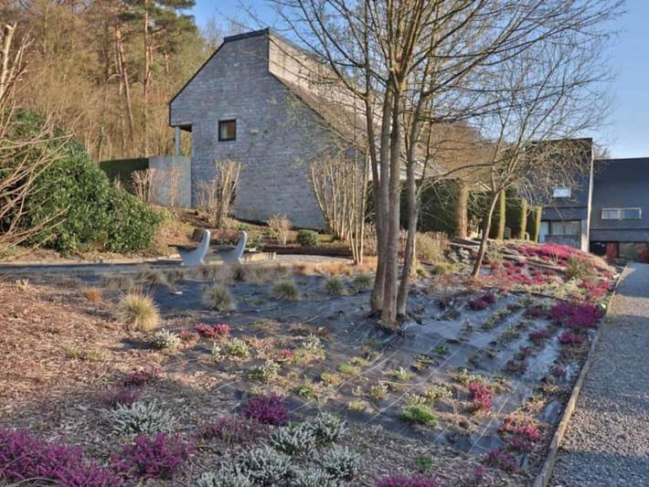 Location de vacances pour 4 personnes, avec balcon et jardin dans Ny