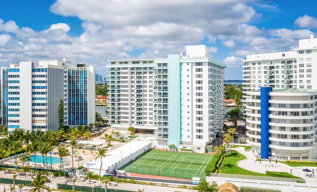 Ganze Wohnung, 3bd Bayfront Suite Bayview w/balcony, Pool, nearby dining, beach access in Miami Beach, Florida