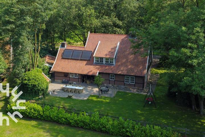 Landhuis voor 14 personen, met Terras en Tuin in Overijssel