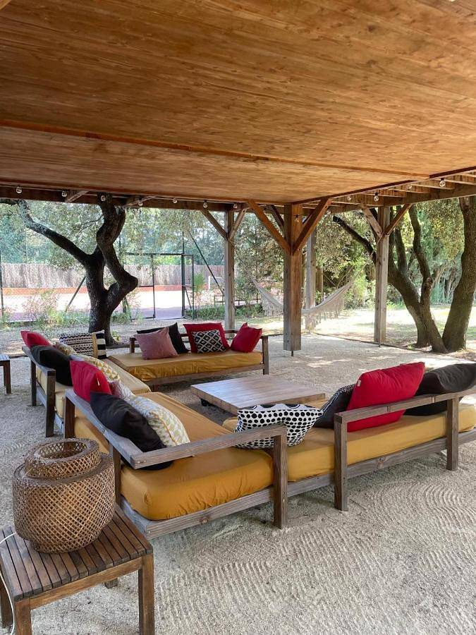 Gîte pour 2 personnes, avec vue ainsi que piscine et jardin à Villevieille - 4