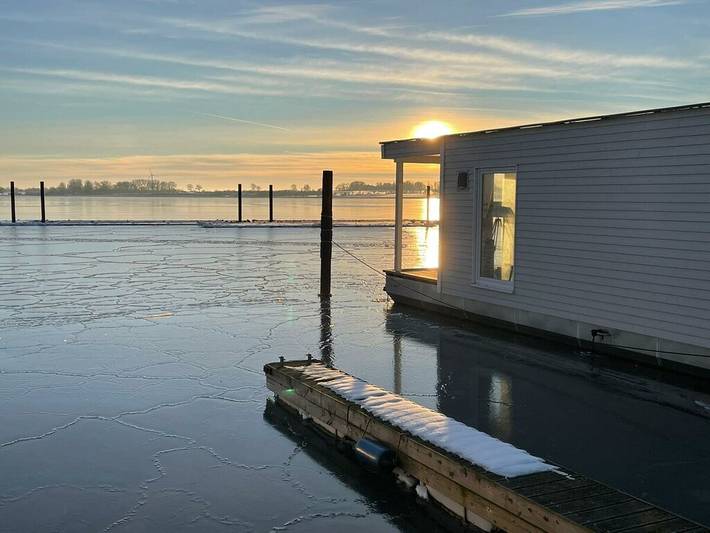 Hausboot für 6 Personen, mit Terrasse in der Mecklenburger Bucht - 4