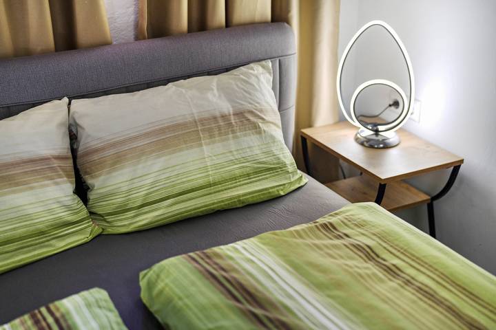 Appartement entier, Appartement 3, 16 m² avec terrasse commune et Wi-Fi in Europa-Park, Rheinhausen
