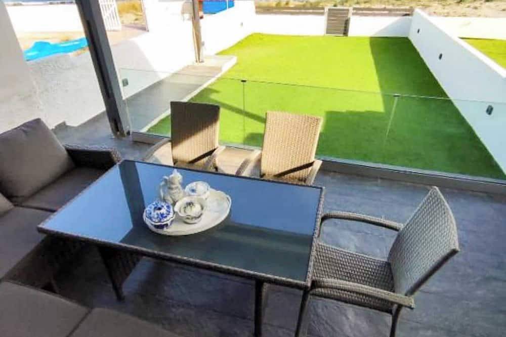 Marilous House - Skyros Beachfront Getaway in Achilli, Skyros
