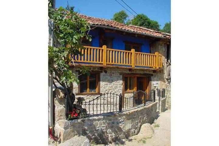 Casa rural para 10 personas, con Balcón además de Terraza y Vistas en Camaleño