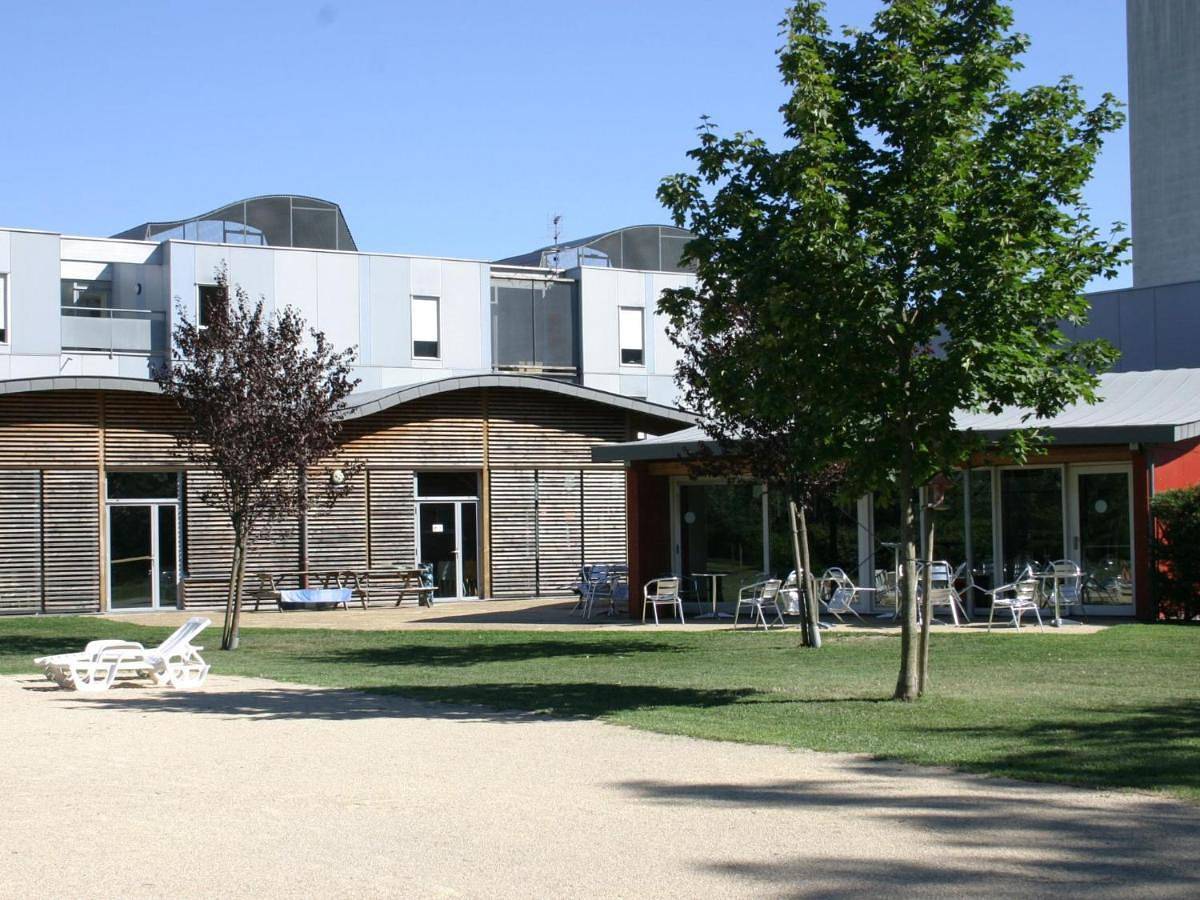 Auberge de Jeunesse Hi Grenoble in Échirolles, Isère
