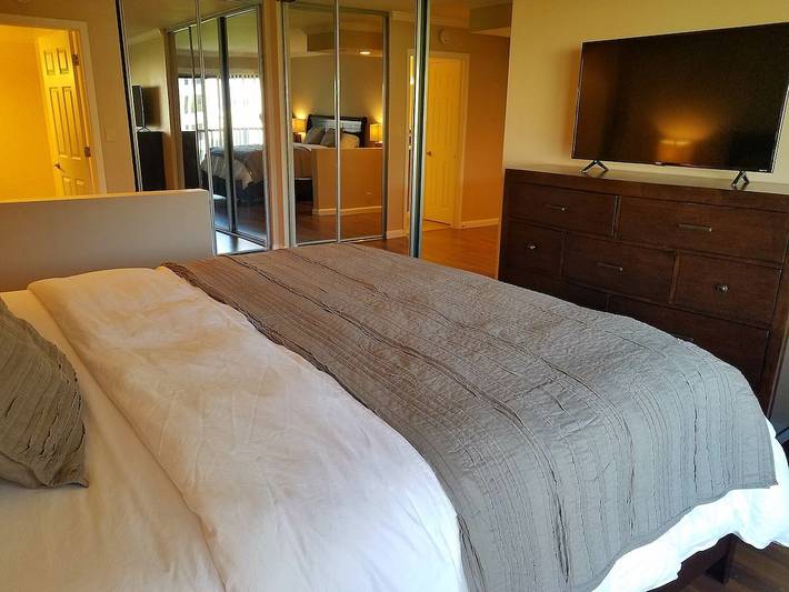 Holiday rental for 4 people, with hot tub and balcony as well as pool in Sacramento