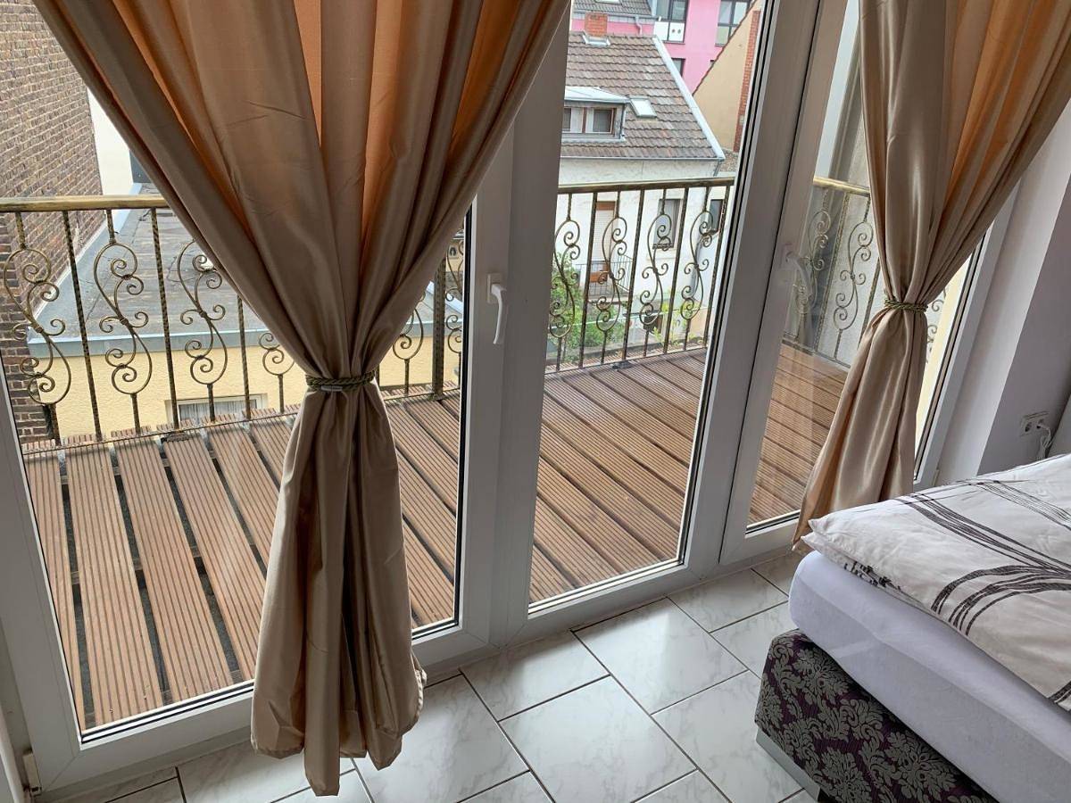 Ganze Wohnung, City-Wohnung 2 in Phantasialand, Brühl