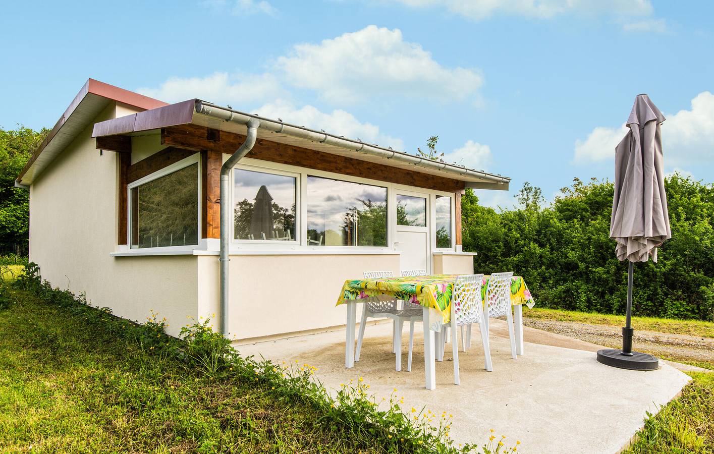 Appartement confortable avec jardin, Wi-Fi et parking près de la rivière in Bouzonville, Boulay-Moselle