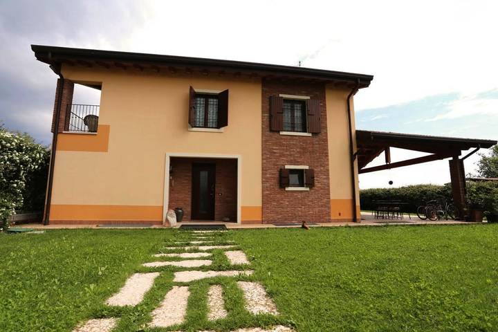 B&b per 2 persone, con Giardino e Panorama a Bussolengo