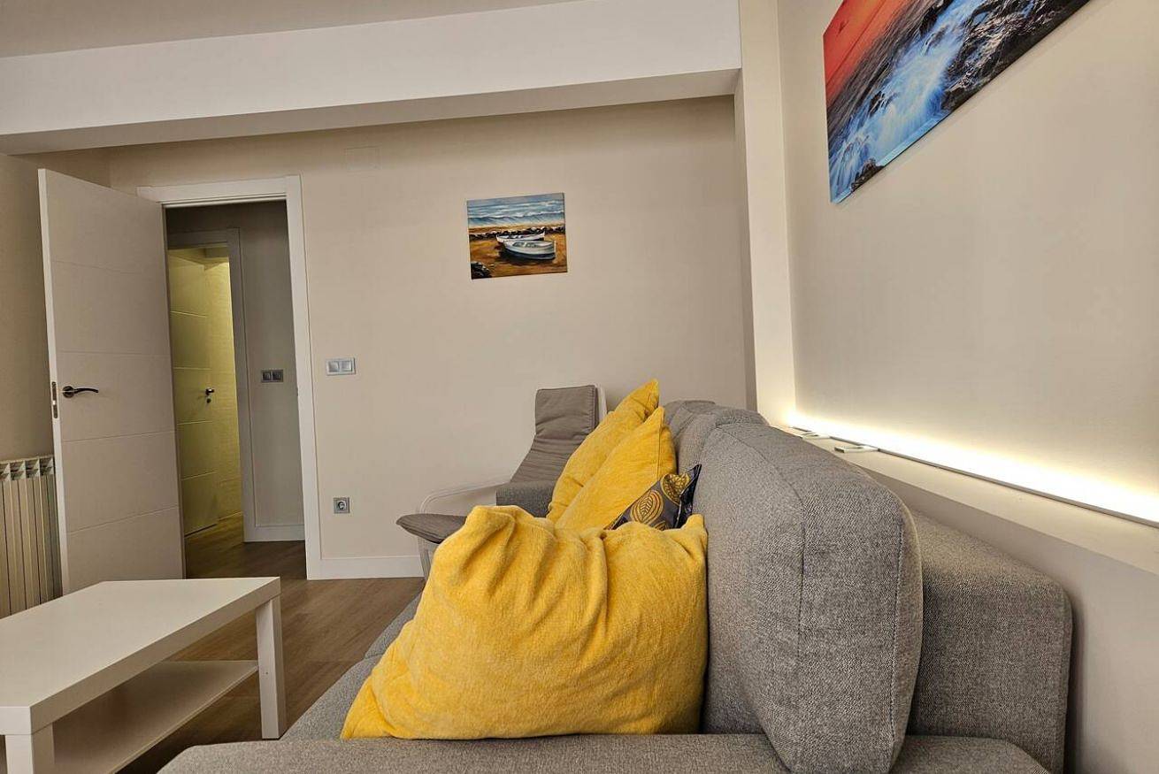 Appartement entier, Cozy Apartment with Full Kitchen & Wi-Fi in Camargo, Côte Cantabrienne