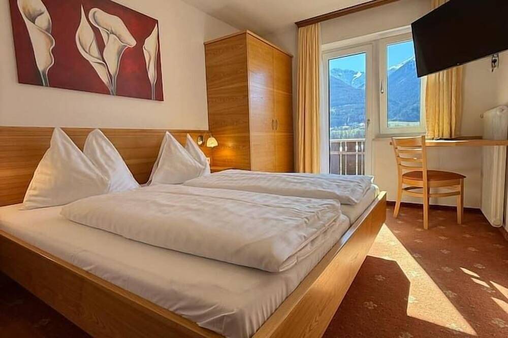Pension Plattenhof - 7 in Telfs, Innsbruck Land