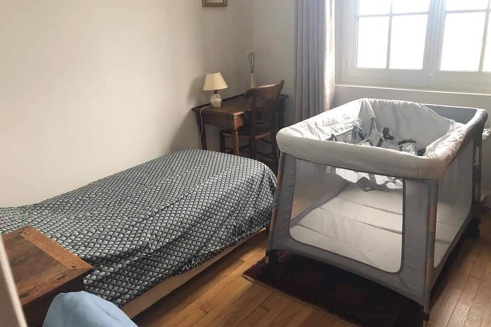 Villa spacieuse à Dieppe, 3 chambres, 3 salle de bains, jardin fleuri in Plage Dieppe, Dieppe