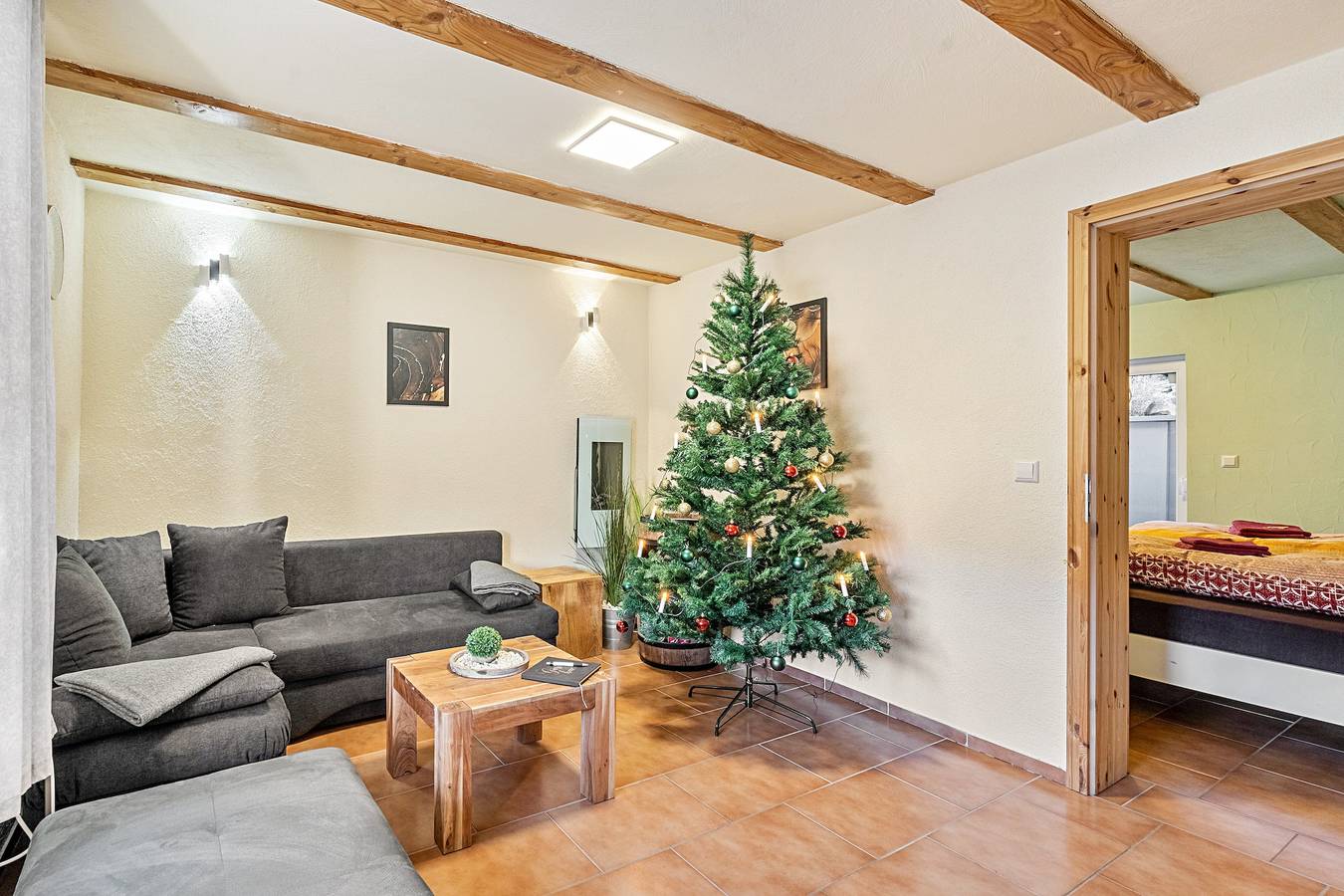 Ganze Wohnung, Ferienwohnung 'Ferienhaus Fichtelberg Apartement B' mit Bergblick, privater Terrasse und Wlan in Oberwiesenthal, Erzgebirge