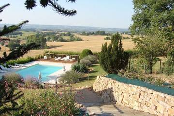 Location de vacances pour 4 personnes, avec piscine à Cadalen