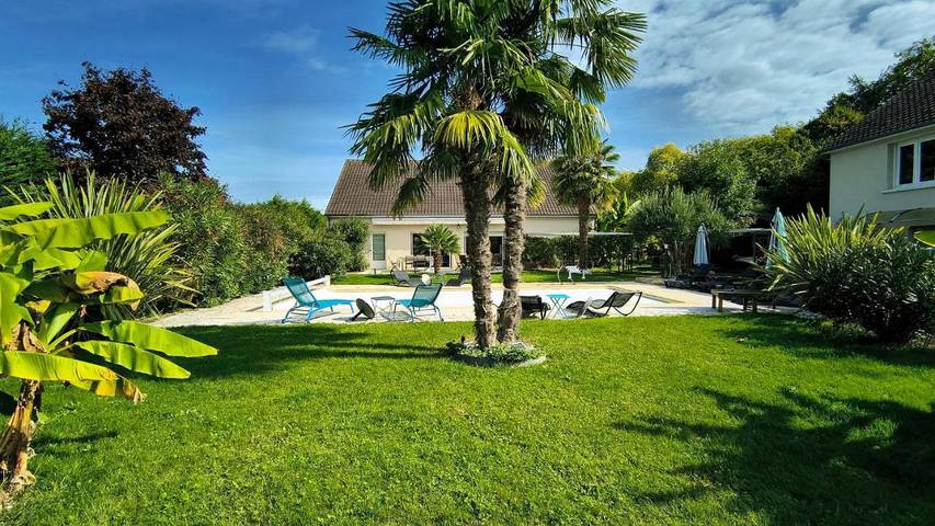 Chambre d’hôte pour 4 personnes, avec jacuzzi et piscine ainsi que sauna et jardin à La Flèche - 2