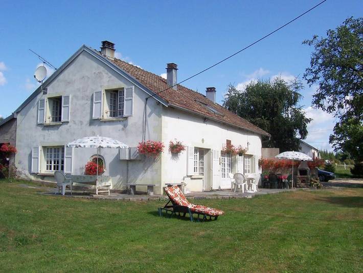 Location de vacances pour 10 personnes, avec terrasse à Ternuay-Melay-et-Saint-Hilaire