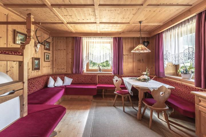 Appartamento per 18 persone, con Balcone e Giardino nonché Sauna in Alto Adige
