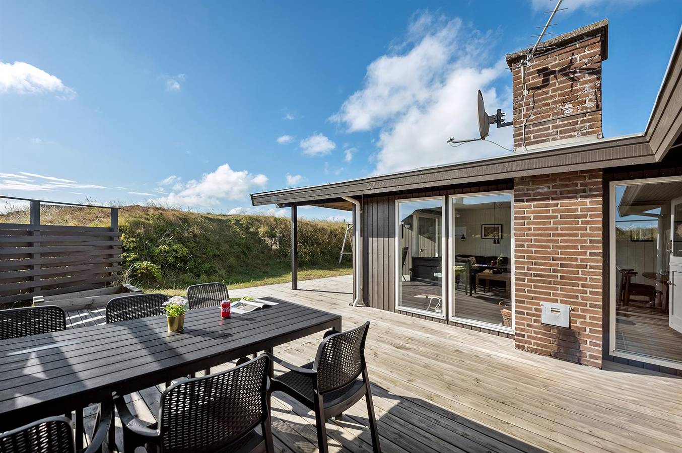 Beautiful home in Hvide Sande w/ Wifi, 3 Bedrooms and Sauna in Bjerregård, Holmsland Klit