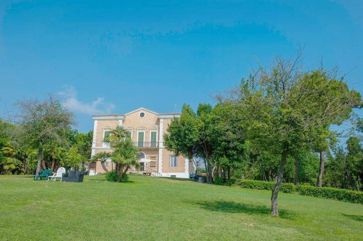 B&b per 2 persone, con Terrazza e Giardino a Montemarciano