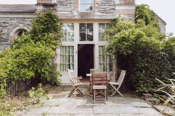 Gîte pour 4 personnes, avec terrasse ainsi que jardin et piscine, animaux acceptés à Sixt-sur-Aff