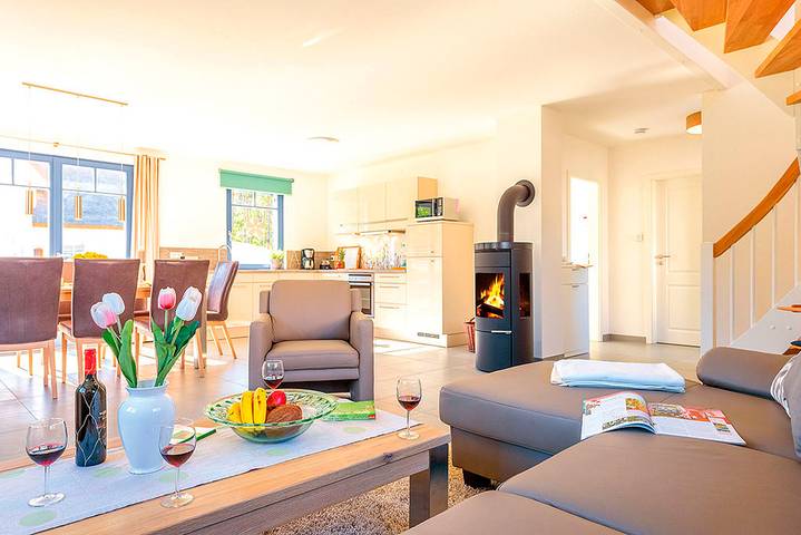 Ferienhaus für 8 Personen, mit Garten und Sauna sowie Terrasse in Glowe - 4