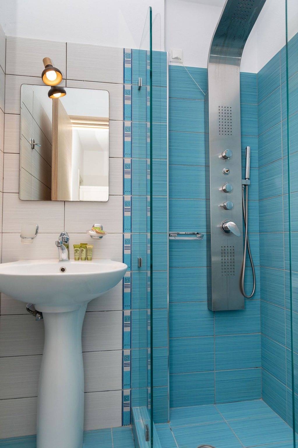 Naxos City Center Room | Superior Quadruple Room | Balcony | 200m From St. George Beach  | City Views | Saint George in Naxos By, Kykladerne