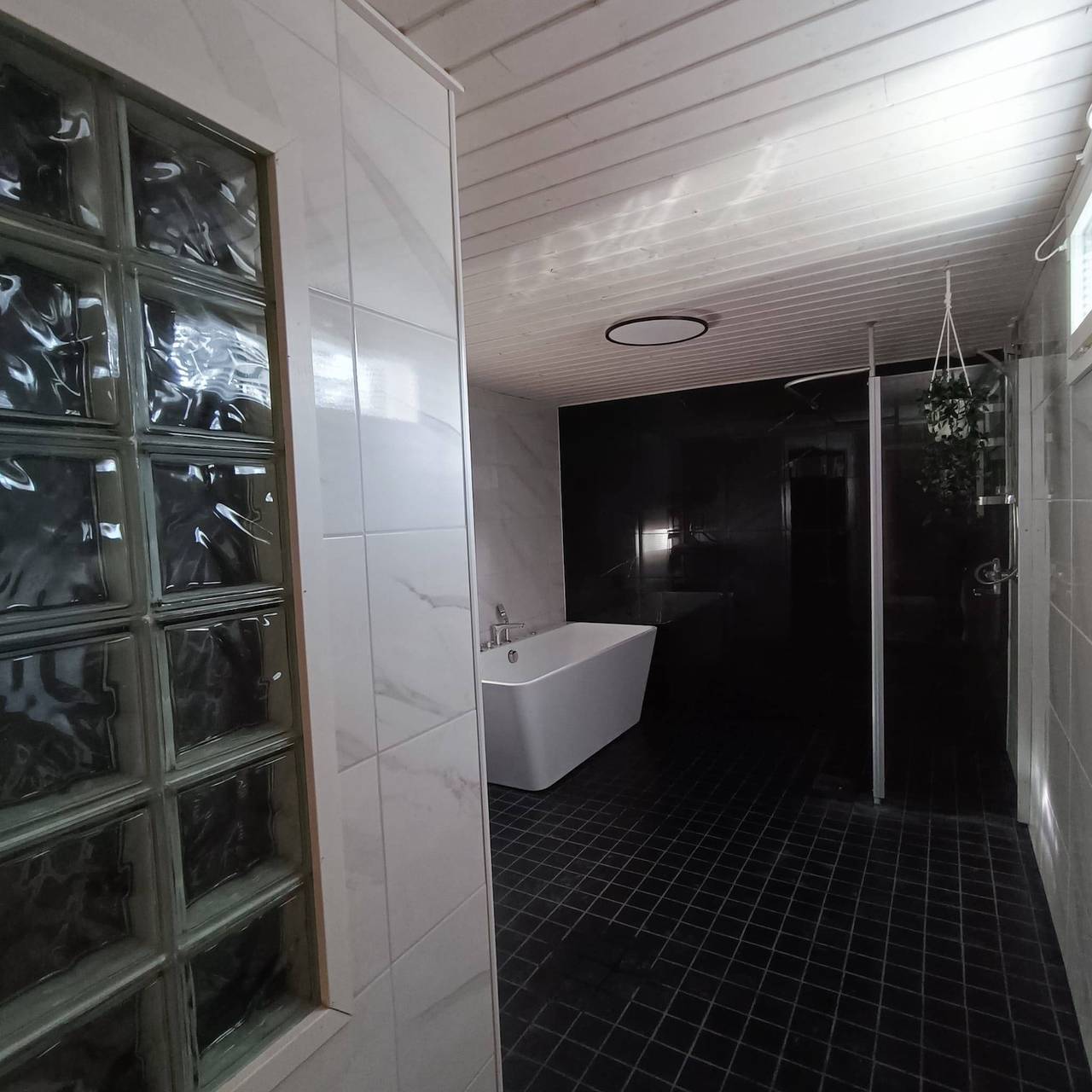 Ganze Wohnung, Großzügiges Luxusapartment in Eigentliche Häme