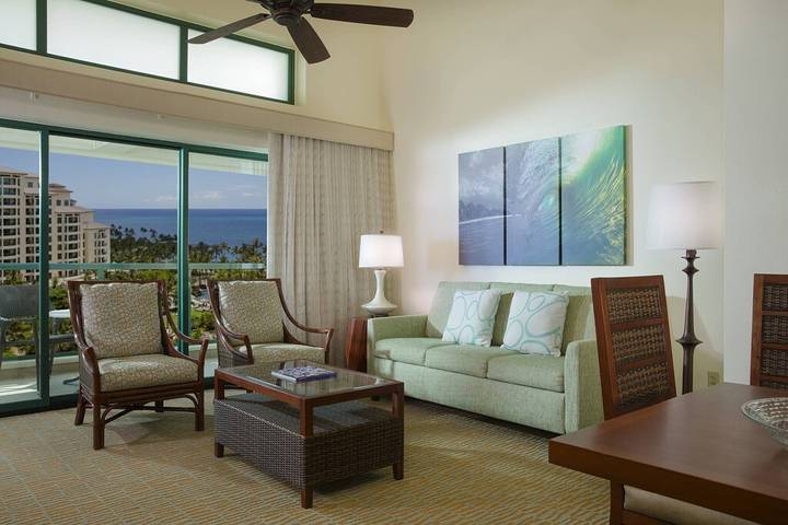 Hotel for 8 people in Ko Olina