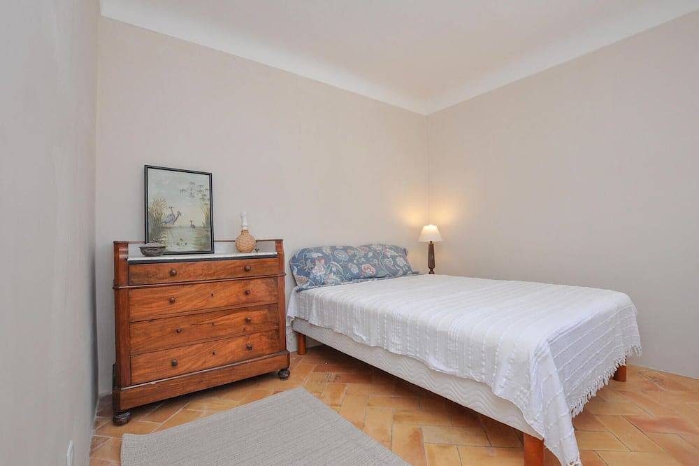 Entire apartment, 1 bedroom cozy apartment in Roquebrune-Cap-Martin in Roquebrune-Cap-Martin, Mediterranean Coast (France)