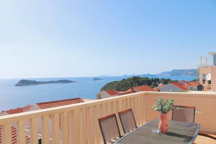 Gîte pour 2 personnes, avec vue ainsi que piscine et jardin à Cavtat - 2