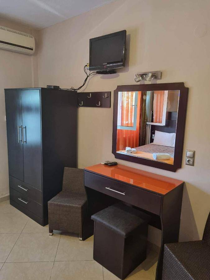 Apartmenthotel für 2 Personen, mit Garten und Terrasse sowie Pool, mit Haustier - 1
