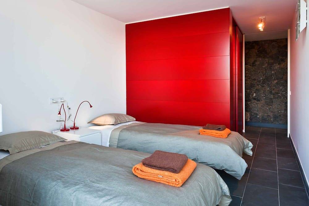 Kinegua. Design-Haus. 5 Zimmer. 10 Personen. M3 + M2 Wifi. Pool climatizad in Lajares, La Oliva