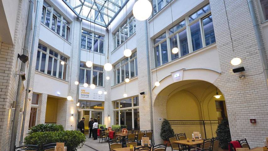 Zimmer für 2 Personen, mit Terrasse und Garten in Leipzig