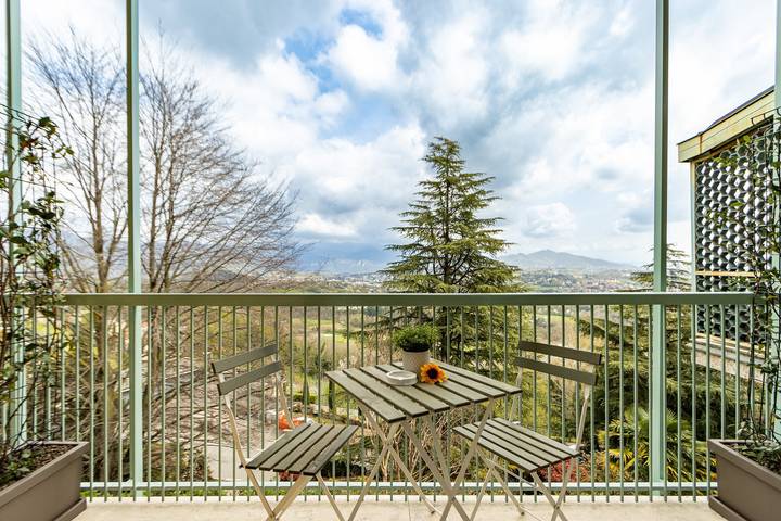 Room 'Stanza Miele' with Mountain View, Shared Terrace and Wi-Fi in Montevecchia, Brianza
