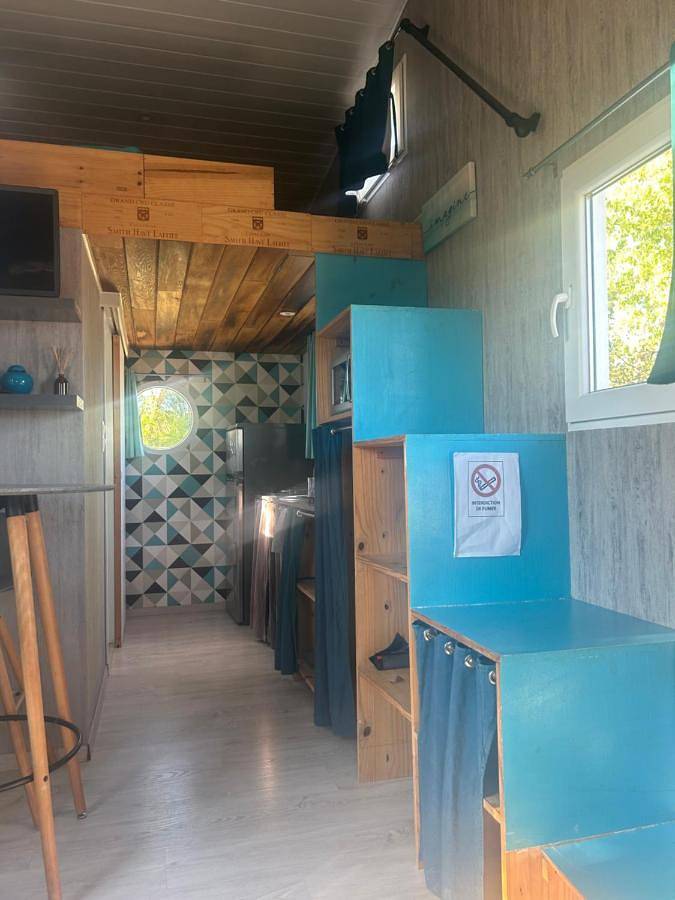 Gîte pour 3 personnes, avec jardin ainsi que vue et terrasse à Villefranche-de-Lonchat - 2