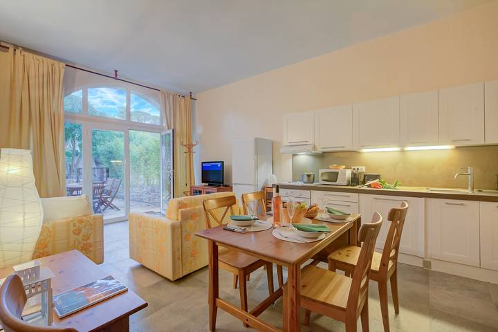 Gîte pour 4 personnes, avec terrasse et piscine, adapté aux familles à Gassin - 4