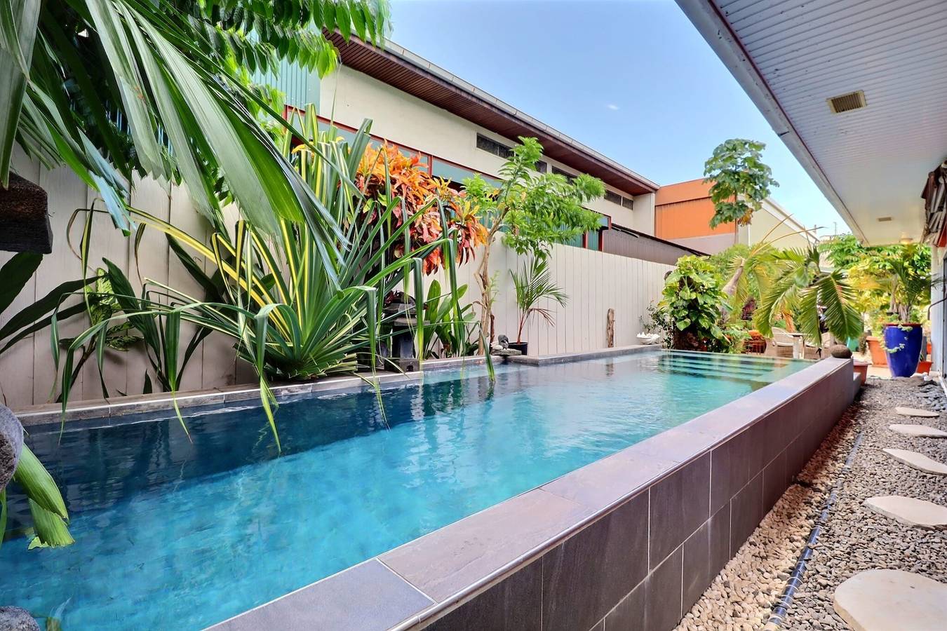 Hiiaka room - city center - swimming pool in Papeete, Tahiti